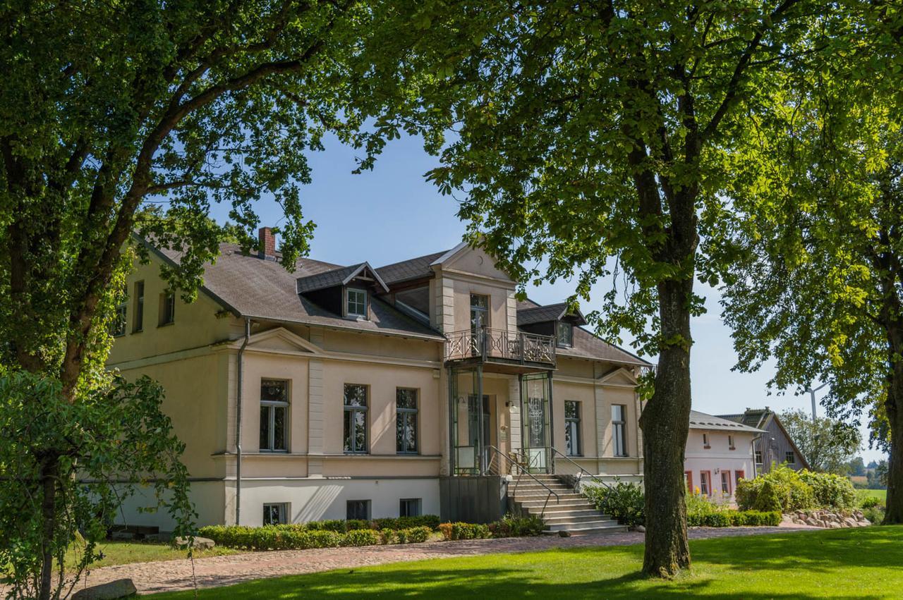 Gutshof Gross Behnkenhagen Apartment Exterior foto
