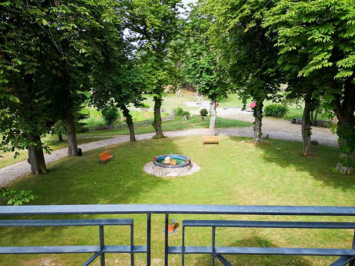 Gutshof Gross Behnkenhagen Apartment Exterior foto